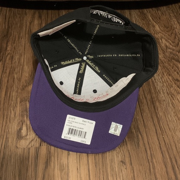 Los Angeles Lakers Mitchell & Ness NBA Black Purple Core Basic Snapback Hat OSFM - Picture 5 of 7